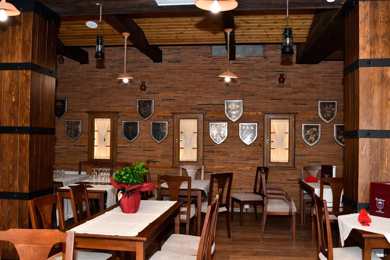 Hotel Restaurant Emblema Petrele Ngoại thất bức ảnh